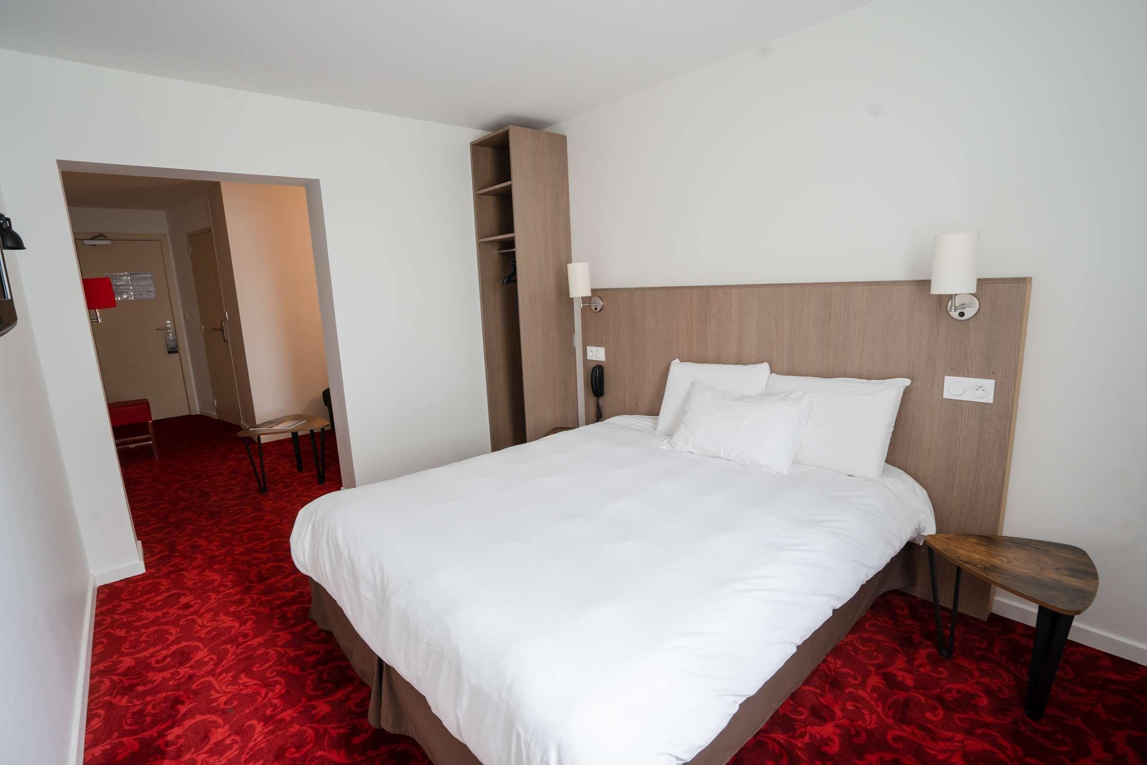 Brit Hotel Essentiel Шоле Экстерьер фото