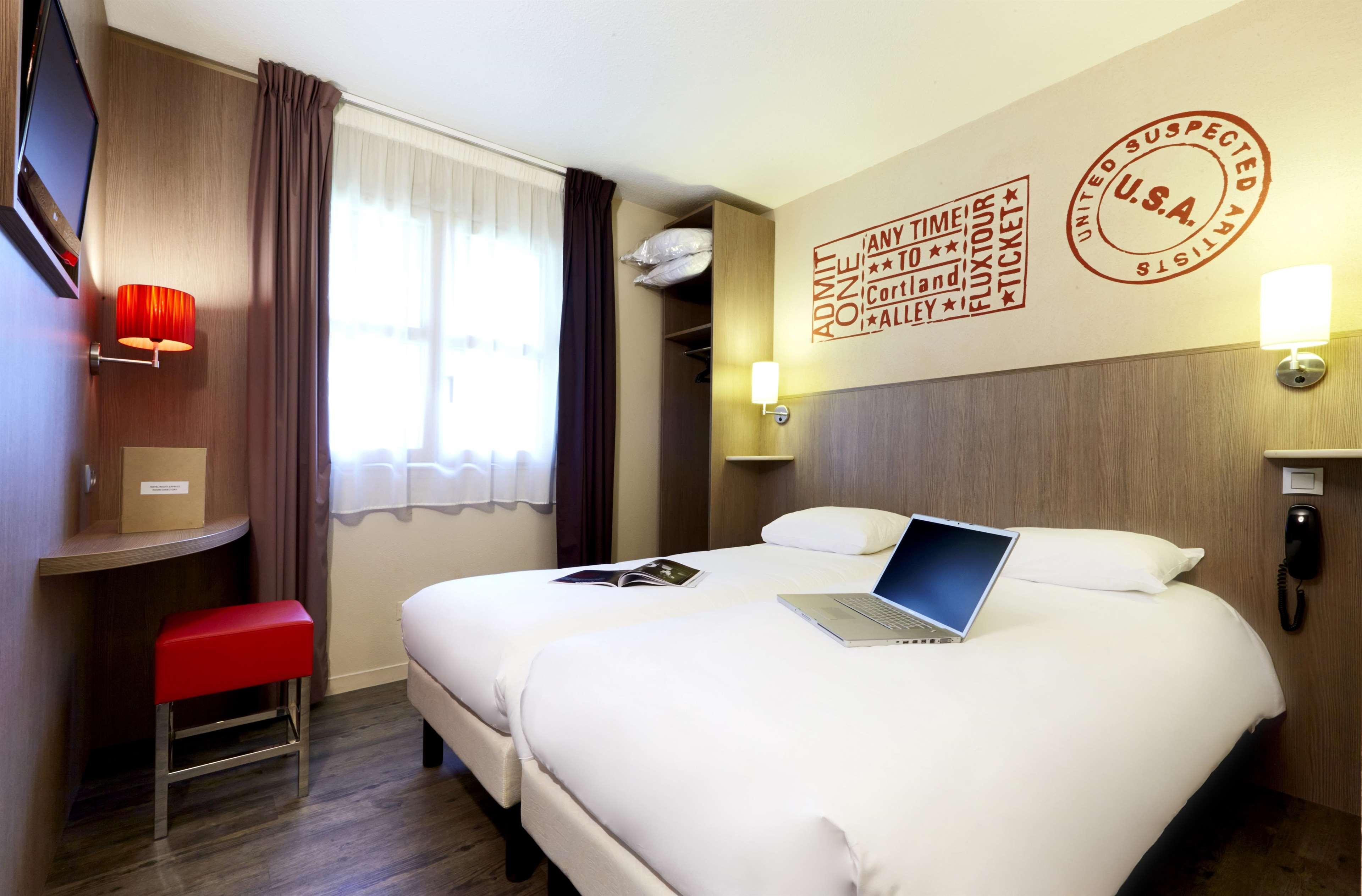 Brit Hotel Essentiel Шоле Экстерьер фото